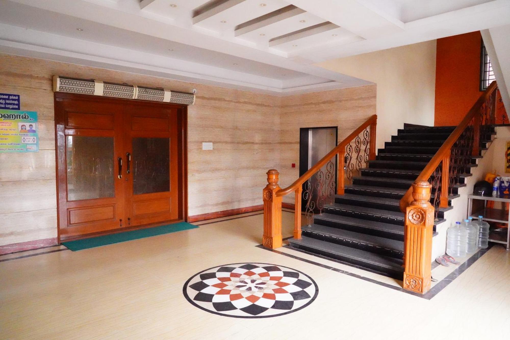 מלון Arcot Vinayagam Residency מראה חיצוני תמונה