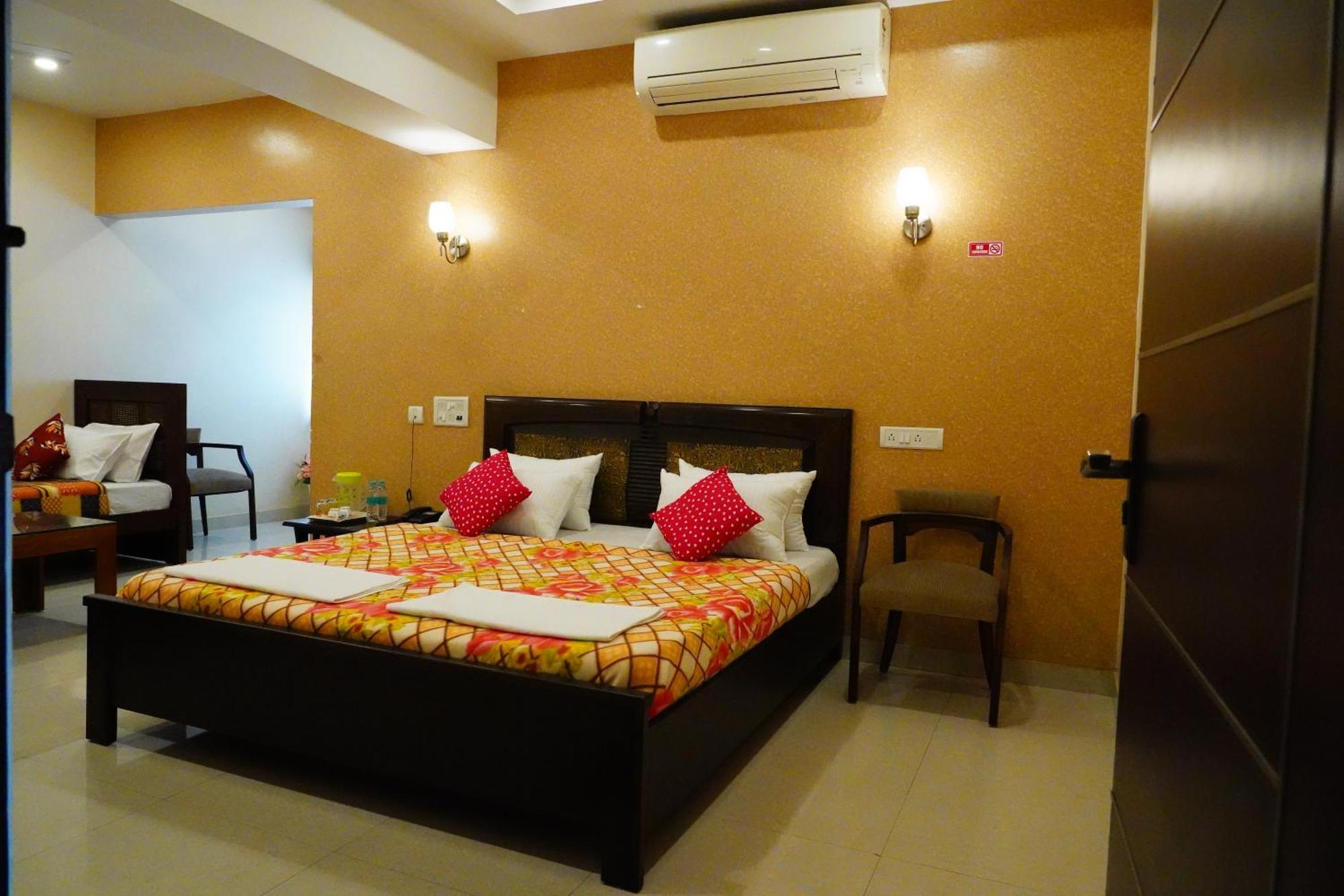מלון Arcot Vinayagam Residency מראה חיצוני תמונה