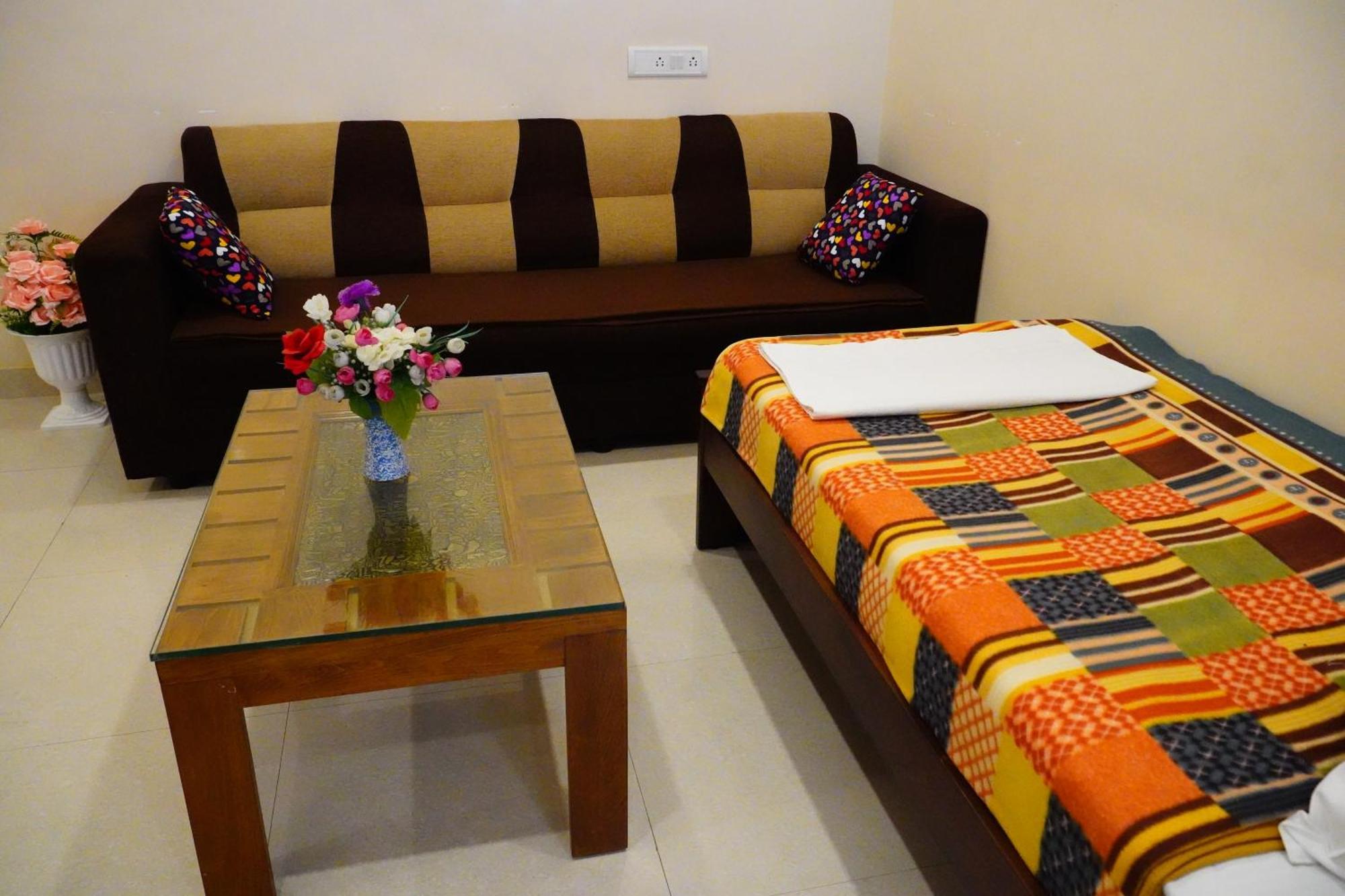 מלון Arcot Vinayagam Residency מראה חיצוני תמונה