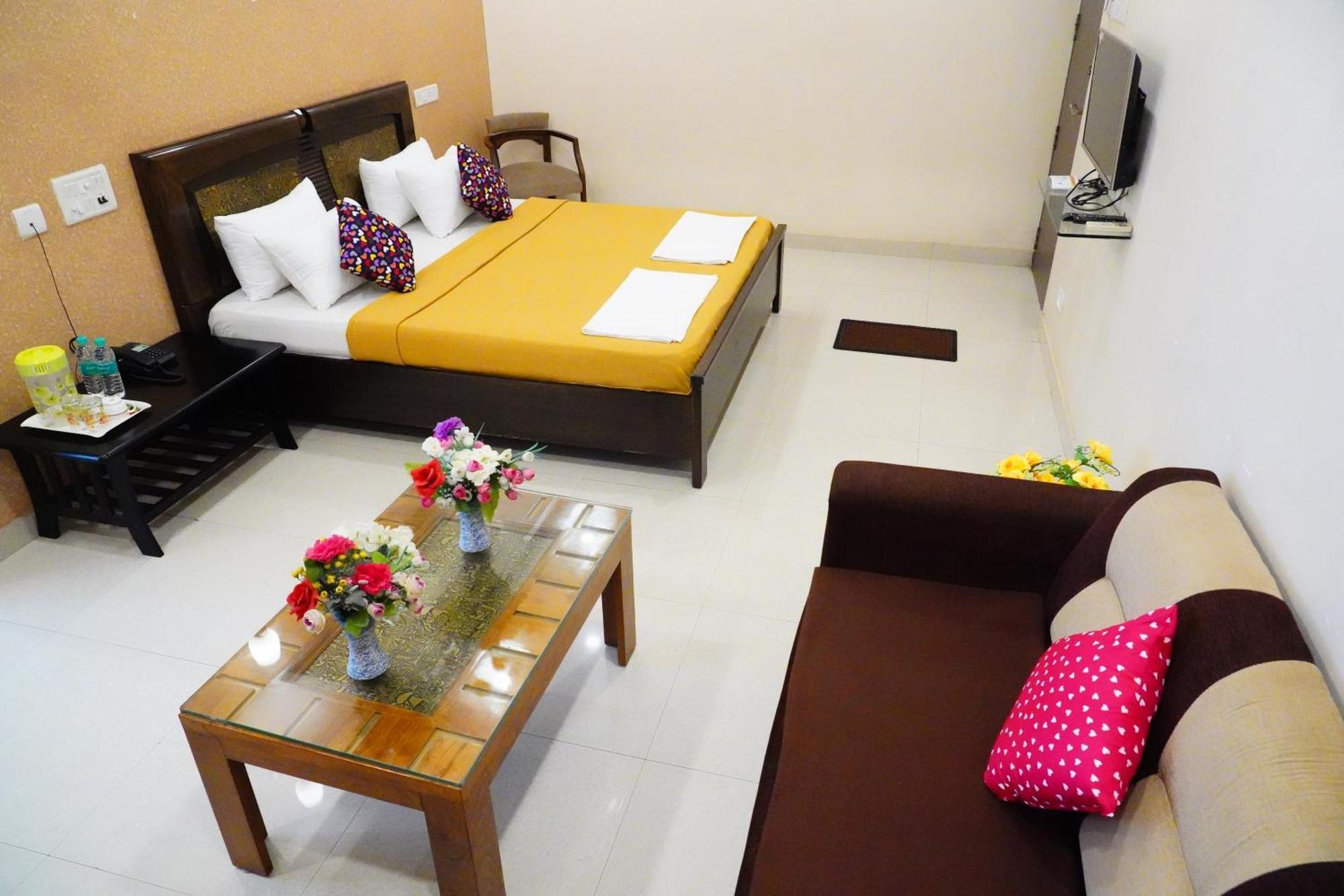 מלון Arcot Vinayagam Residency מראה חיצוני תמונה